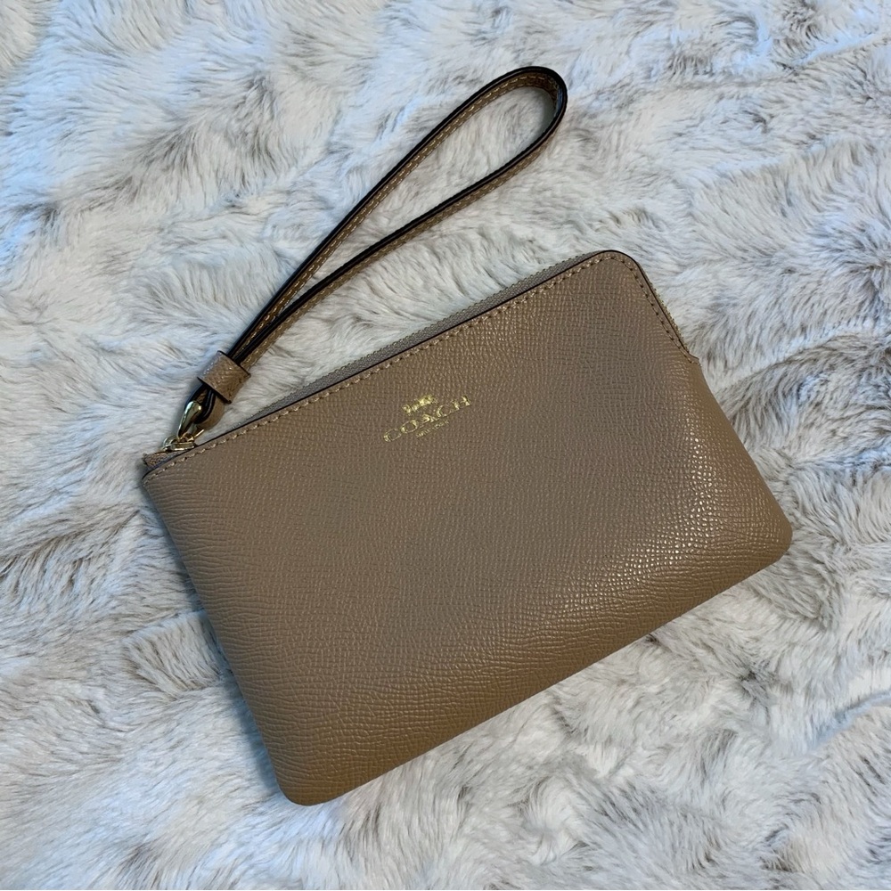 Coach Crossgrain Leather Corner Zip Wristlet Wallet, Taupe (Beige), NWT